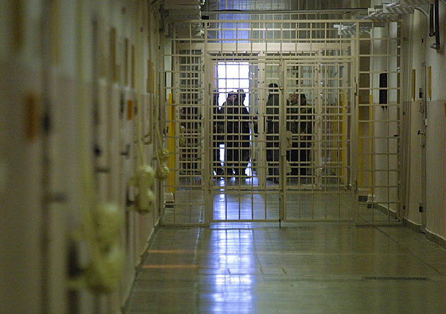 Ve Valdicích zemřel vězeň. Údajně napadl dozorce, ti použili taser