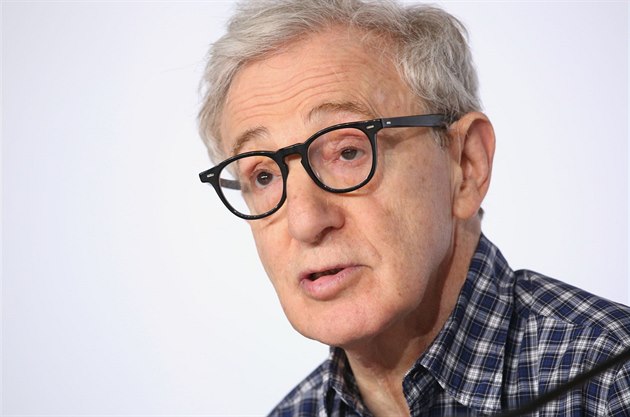 Putin je v neprávu, ale nulový dialog není cesta, hájí Woody Allen účast v Moskvě