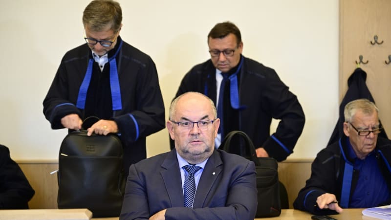 Pelta dokončuje prodej Jablonce. K transakci má dojít, než nastoupí do vězení