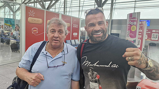 Vémola vzal tátu na fotbal: Schick už mě zdravil, s Haškem jsme léta kamarádi