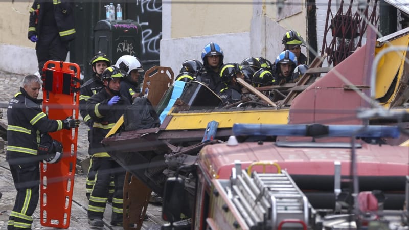 Muž z lisabonské lanovky byl prohlášen za mrtvého. Šťastná rodina ho našla naživu