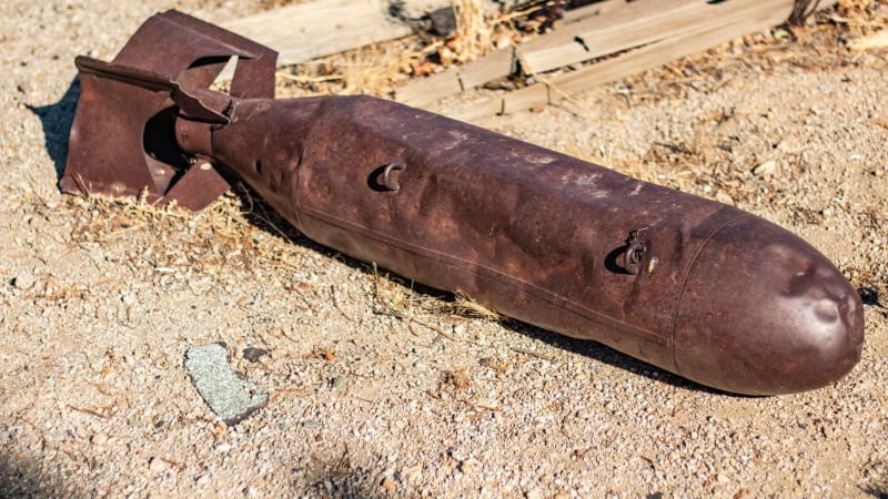 Rozsáhlá evakuace v Bratislavě: Kvůli nevybuchlé letecké pumě uzavíraly úřady ulice