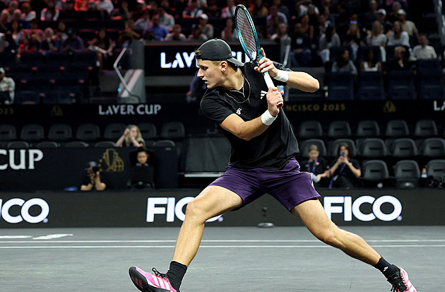 Menšík v Pekingu zvládl první kolo, ve dvou setech porazil Kecmanoviče