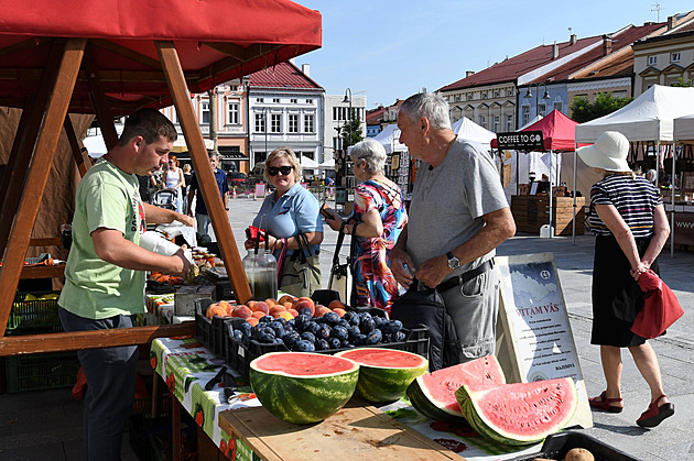 Trhy ve Valašském Meziříčí čelí kritice. Brzy by se však měly stěhovat