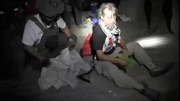 Izrael zasáhl proti flotile pro Gazu, účastníci si stěžují na použití vodních děl