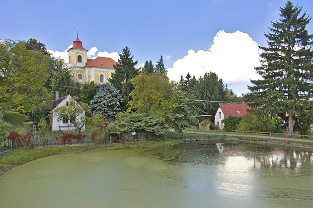 Rudá záře nad Všesulovem. Vítejte v obci, kde mají komunisté nejvyšší čísla v Česku