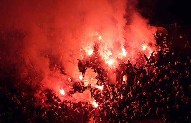 Tresty za sázkařský skandál v Turecku. Federace suspendovala 149 rozhodčích