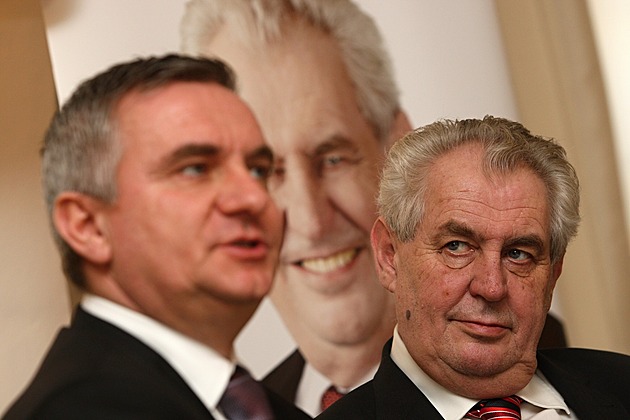 Problematický lov v Lánech i některé zakázky, míní kontrola o hospodaření Hradu za Zemana