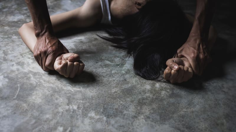 Detaily případu vězněné dívky ze Slovenska: Znásilnit a držet ji měl 42letý muž, byl zatčen