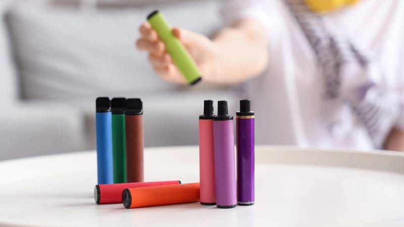 Konec sladkých elektronických cigaret. Zákaz doplní i další omezení tabákových výrobků