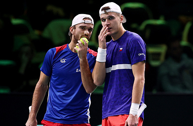 Davis Cup ONLINE: Čtvrtfinále rozhoduje čtyřhra, Macháč a Menšík oplácejí brejk