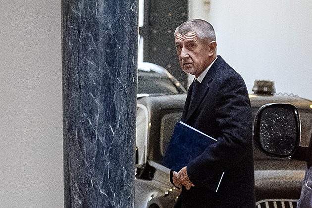 Babiš předal Pavlovi návrh na složení nové vlády. Prezidentovi vadí Turek