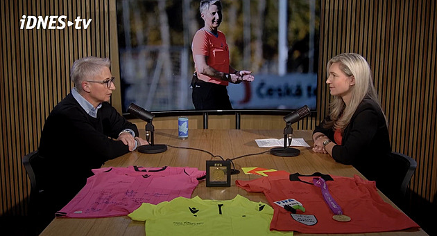 S pískáním končím, říká Adámková. Můžou podle ní ženy řídit mužský fotbal?