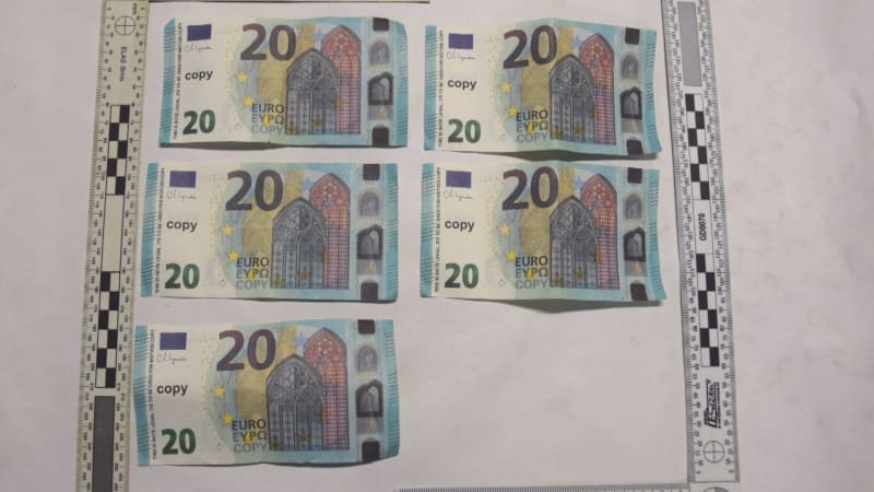 Slovenka si na Temu objednala falešné bankovky: Za 19 eur dostala 6 tisíc