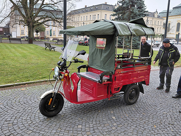 S úklidem Nového Boru pomůže elektrická trojkolka, lze s ní jezdit i bez řidičáku