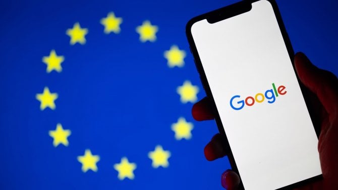 Evropská komise vyšetřuje Google: skutečně vykrádá obsah webů pro svou AI?