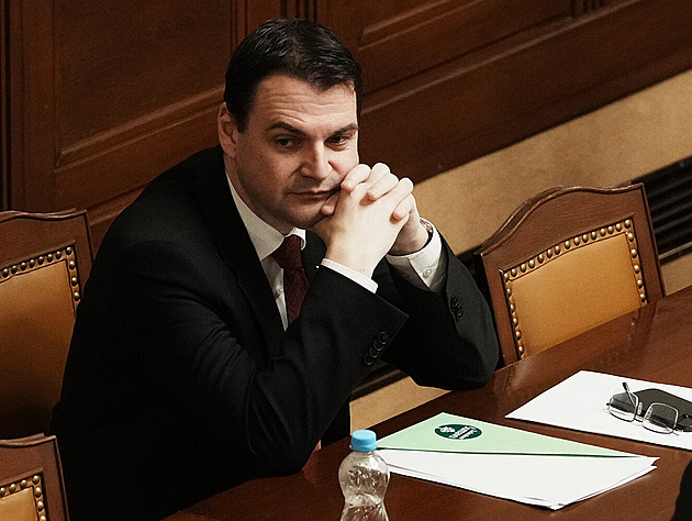 ANO si drží náskok, STAN stoupá, Motoristé jsou na hranici volitelnosti