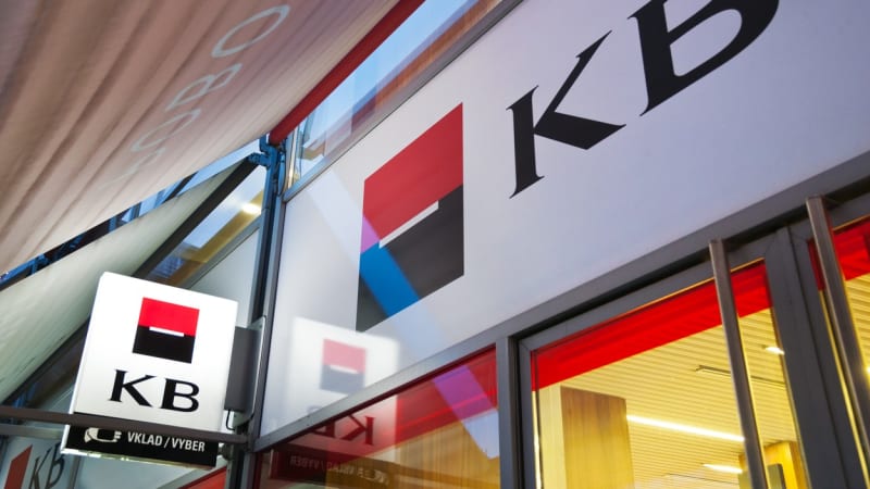 Komerční bance nefunguje mobilní bankovnictví. Příčina neznámá