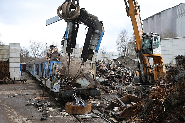České dráhy se zbavují starých vozidel, loni jich poslaly do šrotu 279