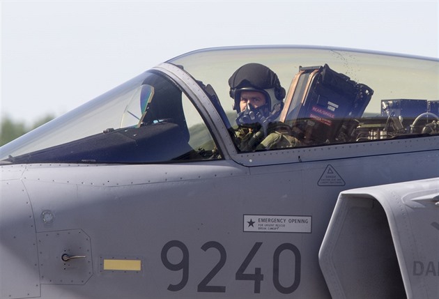 Gripeny se přesunují do Pardubic, hlučné vzlety můžou obyvatele rušit i v noci