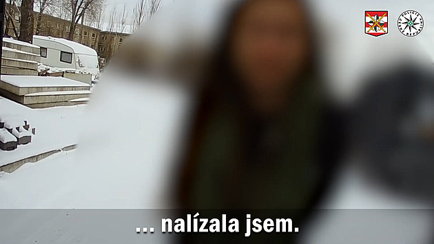 Povedený pár si vyřizoval účty přímo v areálu policie, zadělal si na další problémy