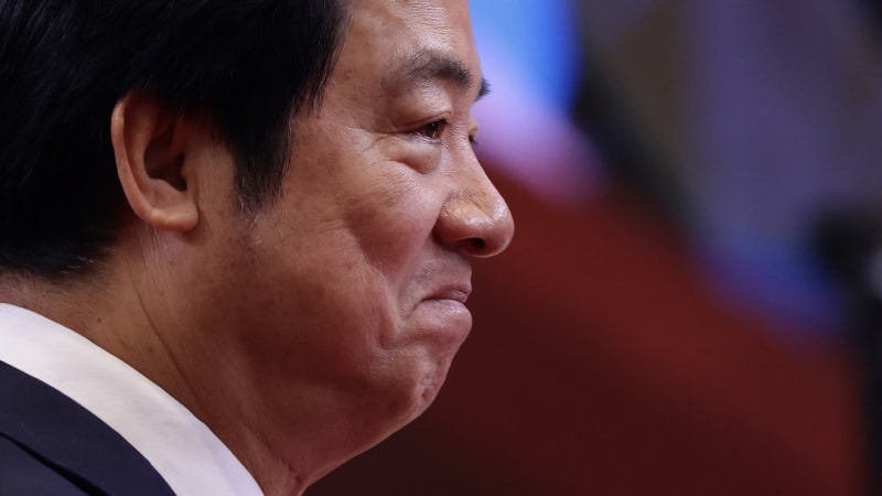 Kněz při obřadu pozvracel tchajwanského prezidenta, zachytily kamery. Přiznal nakažlivou nemoc