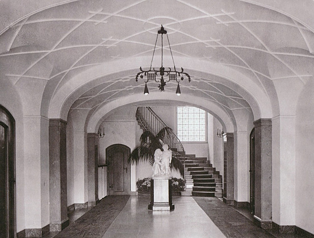 Ztracená socha z vily rodu Löw-Beer se našla, milionová odměna ale nebude