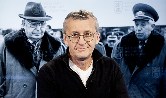Tajná návštěva z Moskvy vnutila Husákovi jaderné rakety, říká historik
