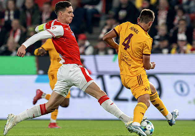 ONLINE: Dukla - Slavia 0:0, chytá Markovič, v základu jsou také Kušej a Cham