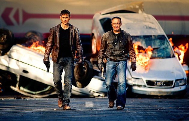 Semir Gerkhan a jeho Kobra 11 baví diváky už 30 let. Zahrál si zde i Schumacher