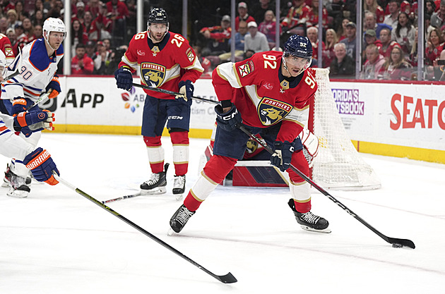 Hlavně chci hrát, ať zůstanu v NHL. Nosek o návratu po zranění i situaci na Floridě