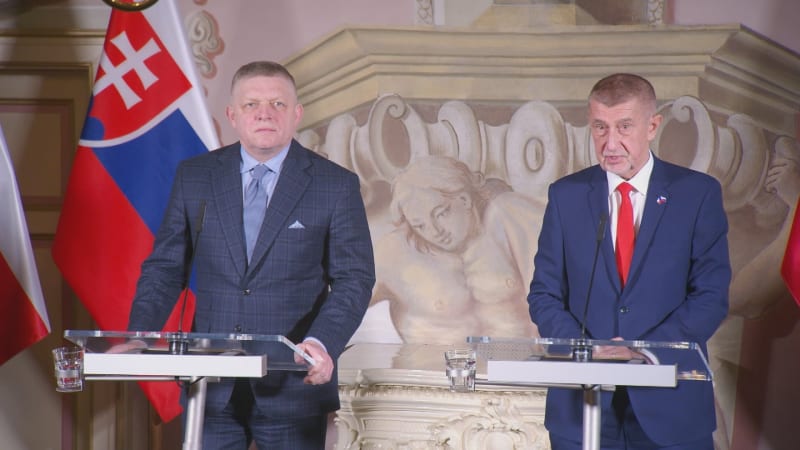 Pozadí setkání české a slovenské vlády: Uvítání chlebem a solí i oběd od studentů