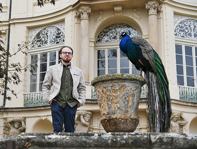 Z paneláku na zámek. Takových šancí moc není, říká mladý kastelán z Ploskovic