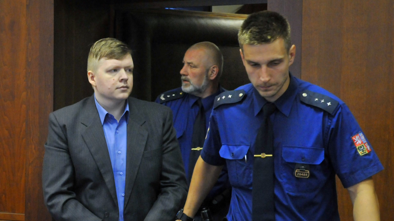 Jiřikovský zůstane v souvislosti s bitcoinovou kauzou ve vazbě. Soud vyhověl žalobci