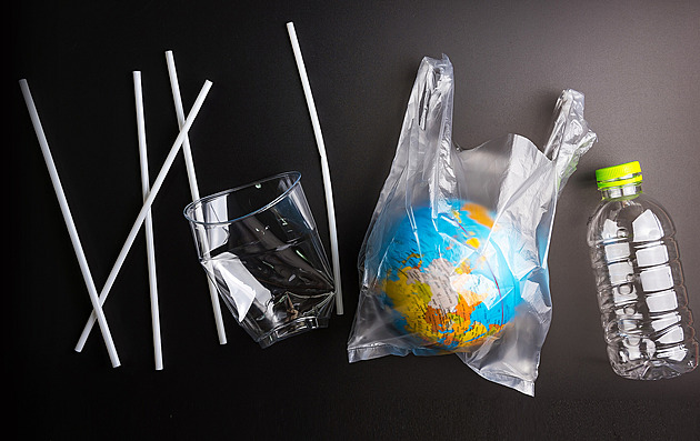 Konflikt na Blízkém východě zdražuje plasty. Krize nahrává alternativám