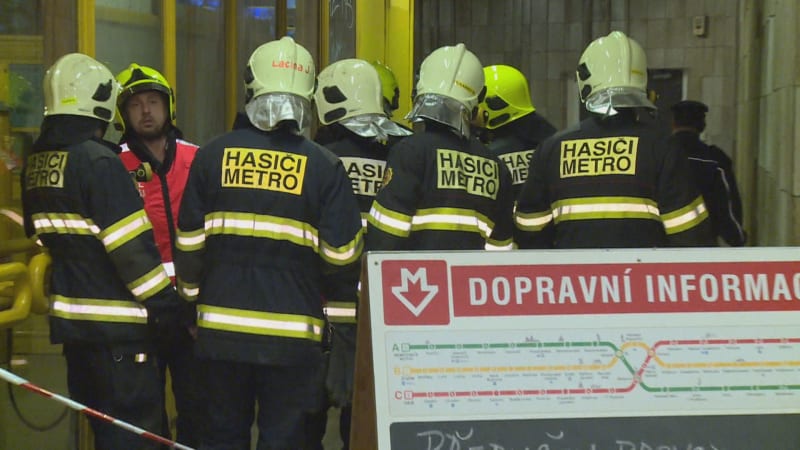 Poplach ve stanici metra Florenc. Kvůli podezřelému zavazadlu na místo míří pyrotechnik
