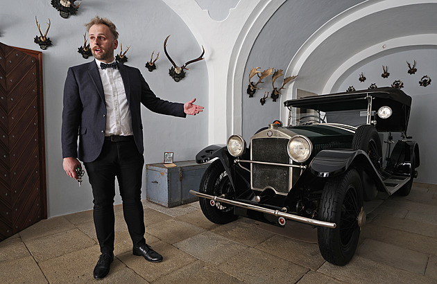 Jak cestovala šlechta. Na zámcích vystaví suvenýry a trofeje z celého světa