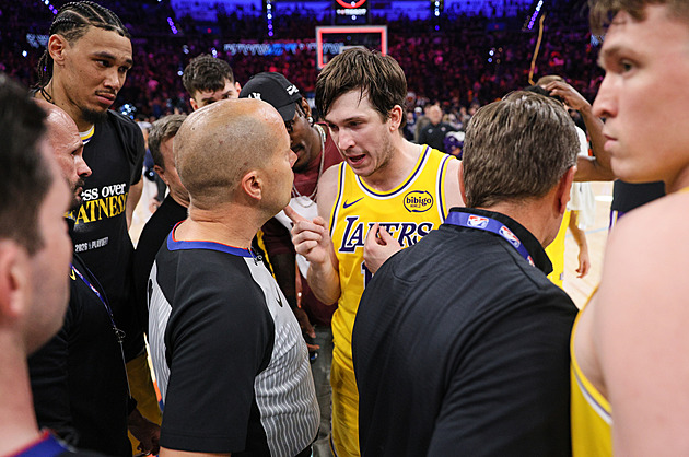 Lakers odcházeli v emocích, Oklahoma City s úsměvem. Výhru číslo dva má i Detroit