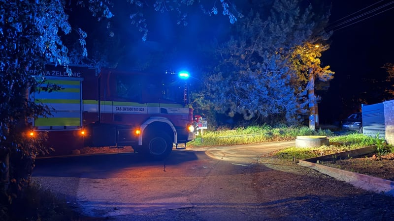 Tragédie v Říčanech: Jízdu mezi vagony nepřežil mladík, na místě zemřel