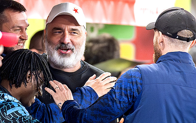 Poprvé zdevastovaný z fotbalu, řekl kouč Slavie. Motivace vyhrát titul? Brian Priske