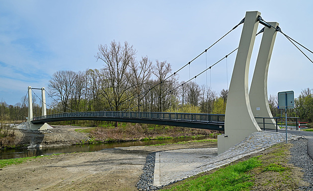 Nová lávka pro pěší a cyklisty přes Olši v Karviné má jméno. Bude Sousedská