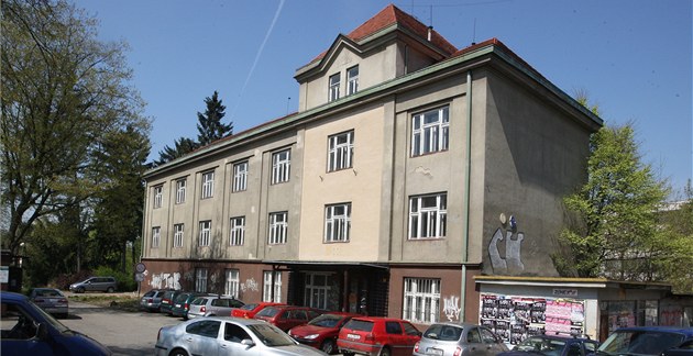 Zlín chystá soutěž na prodej bývalého soudu. Může zde stát šestipatrový dům