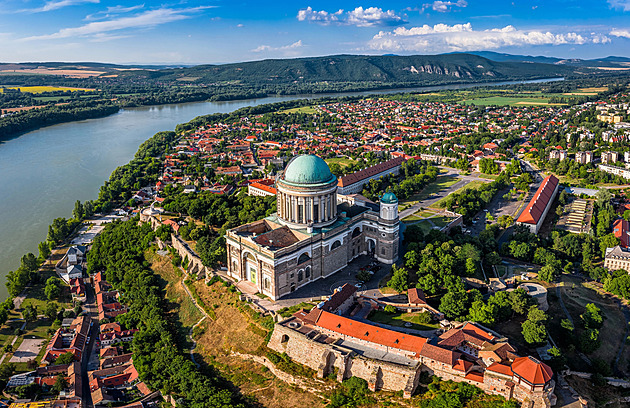 Maďarsko není jen Budapešť. Navštivte Montmartre Dunaje i hlavní město Balatonu