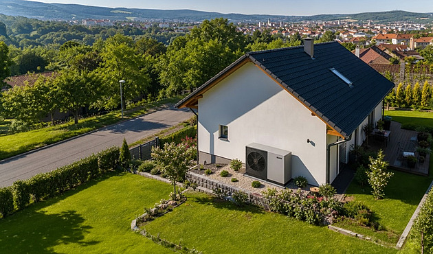 Když je energetická krize, zájem o tepelná čerpadla roste. Nejsou však pro každého