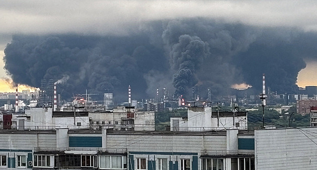 Moskva čelila největšímu útoku dronů za dva roky. Znovu trefily rafinerii