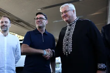 Ukrajina slaví Den nezávislosti. Od Komise obdrží obranný materiál za miliardy eur