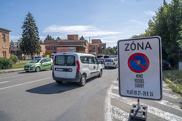 Silničáři uzavřou příjezd k nemocnici. Proměna nábřeží přijde za dva roky