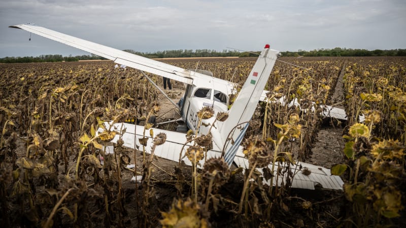 Opilec ukradl letadlo a mířil k jaderné elektrárně. Maďarské Gripeny ho „srazily“ do pole