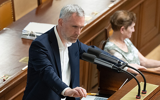 Babiš neoprávněně dojí stát, říká Hřib. Premiér dluží odpovědi, míní Rakušan