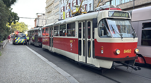 Tramvaje v Praze srazily čtyřleté dítě i teenagerku